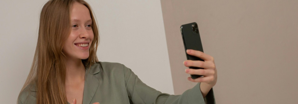 koristite-mobilni-telefon-za-zabavu